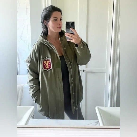 Yves Saint Laurent - Picture 4 of 12